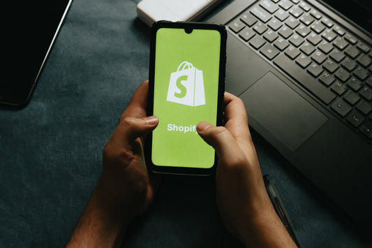 「Shopify Select Partner」に認定されました